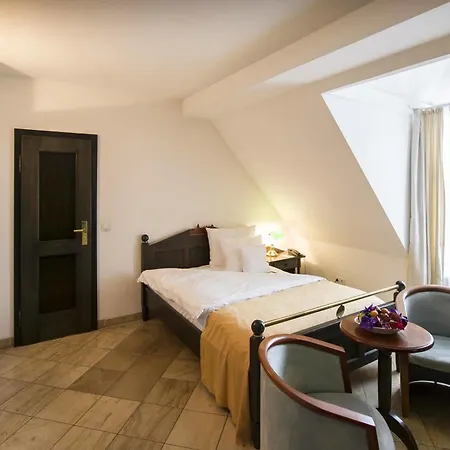 Отель Lindner & Binshof 4*